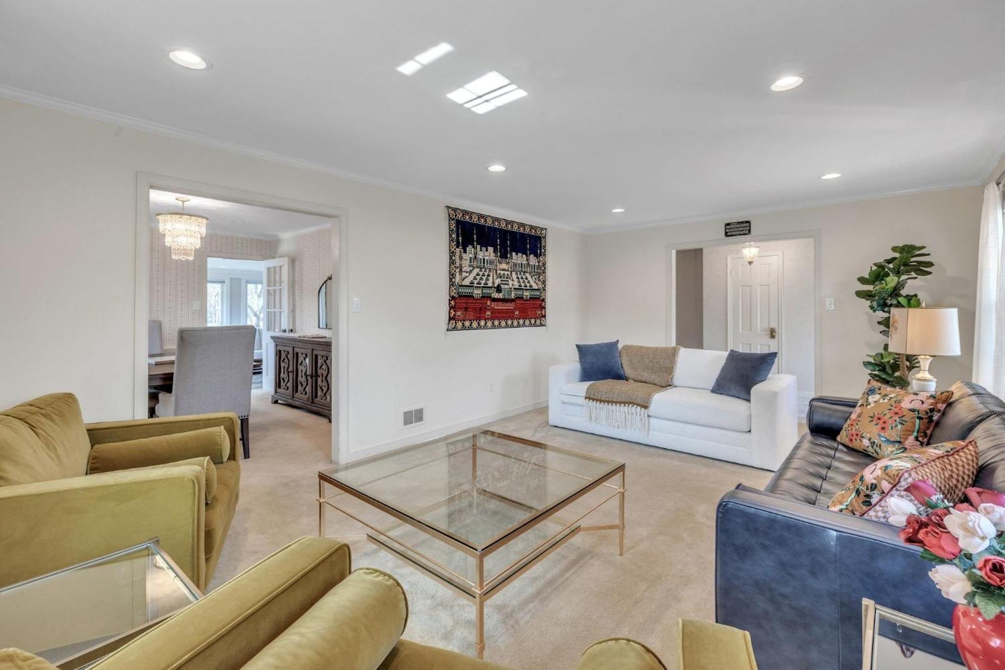 Upscale Escape - Game & Spa-like Baths Holiday home *